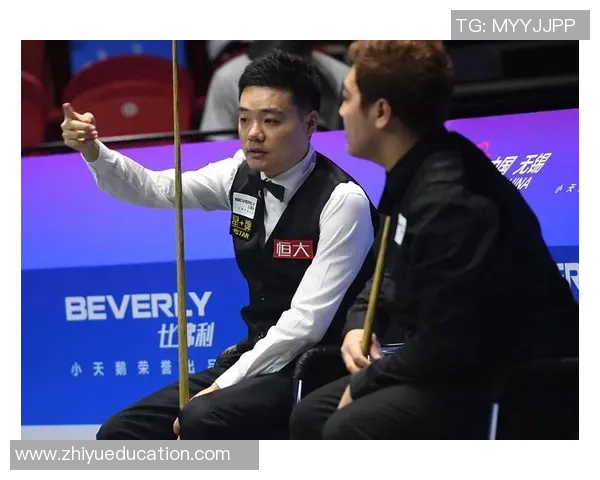 颜丙涛与宾汉姆激战正酣谁将赢得这场精彩的斯诺克对决